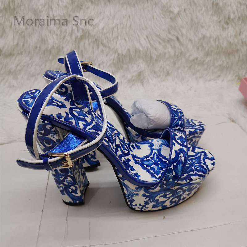 Women'S Shoes Navy Blue - Sandales en Porcelaine Bleue et Blanche