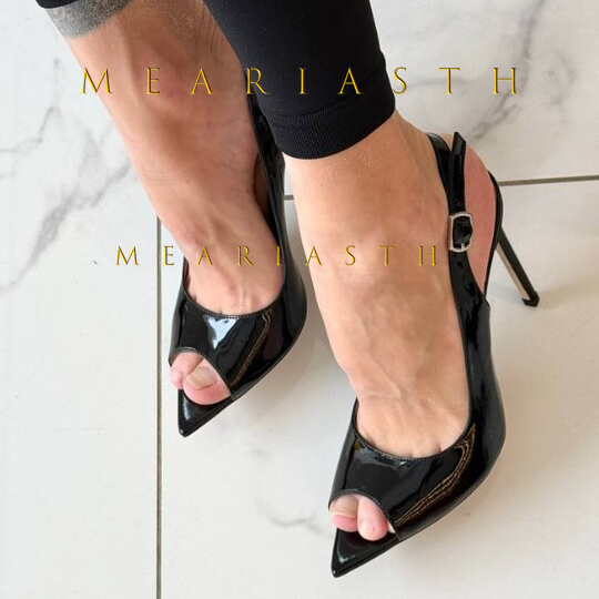 Sandales en cuir verni en noir - Women Shoes Japanese Brand avis et prix